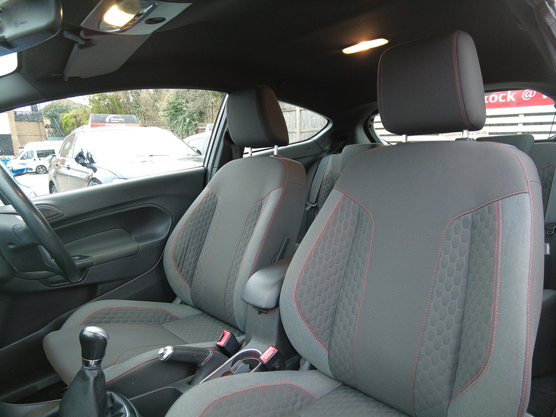 Ford Fiesta T EcoBoost ST-Line - U93742