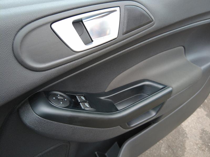 Ford Fiesta T EcoBoost ST-Line - U93742