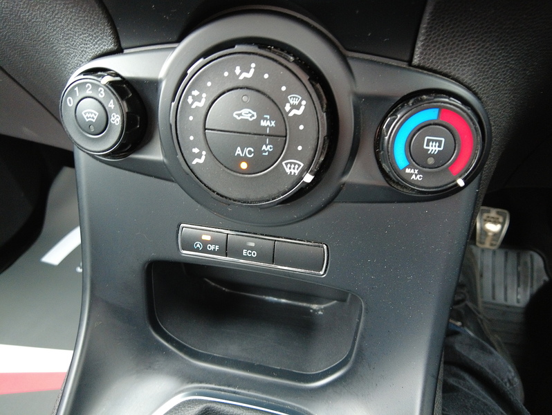 Ford Fiesta T EcoBoost ST-Line - U93742