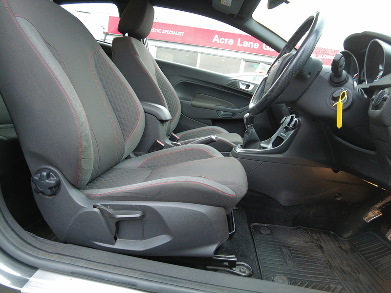 Ford Fiesta T EcoBoost ST-Line - U93742