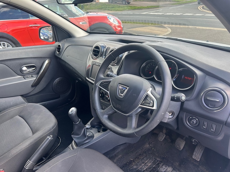 Dacia Sandero TCe Comfort - U93745