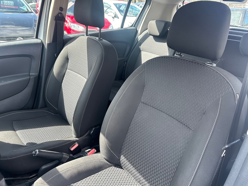 Dacia Sandero TCe Comfort - U93745