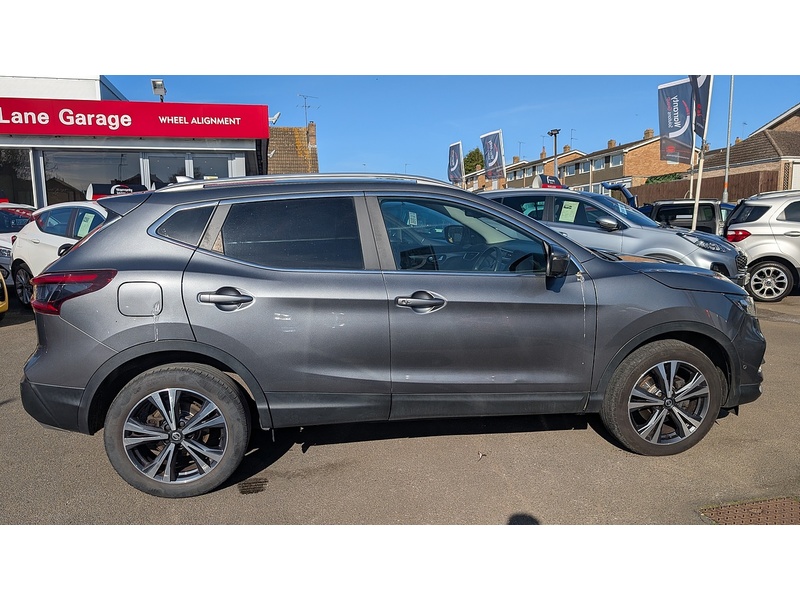 Nissan Qashqai DIG-T N-Connecta - U93755