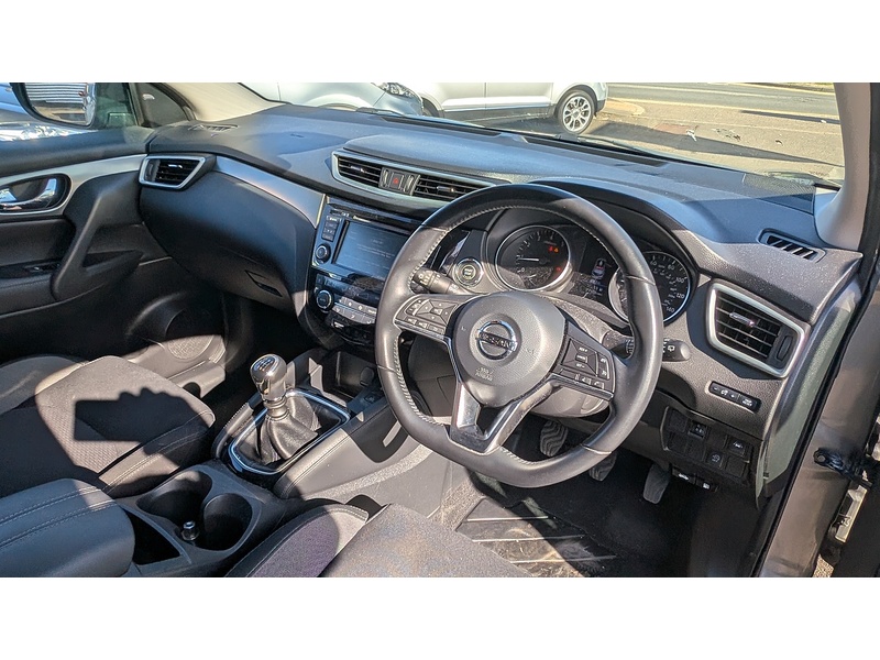 Nissan Qashqai DIG-T N-Connecta - U93755