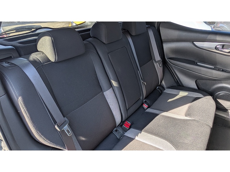 Nissan Qashqai DIG-T N-Connecta - U93755