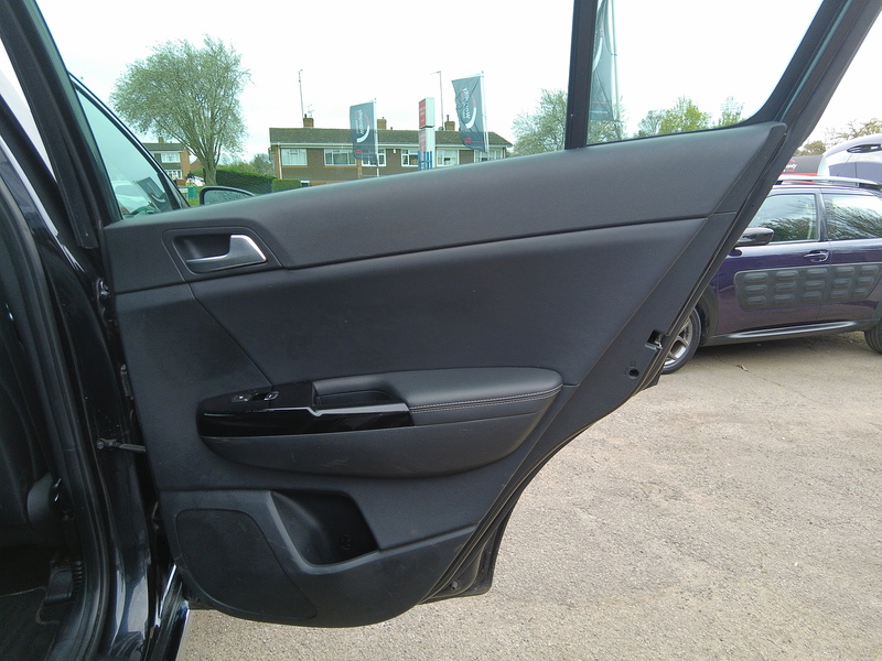 Kia Sportage CRDi 4 - U93756