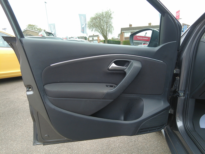 Volkswagen Polo TSI BlueMotion Tech Match - U93768