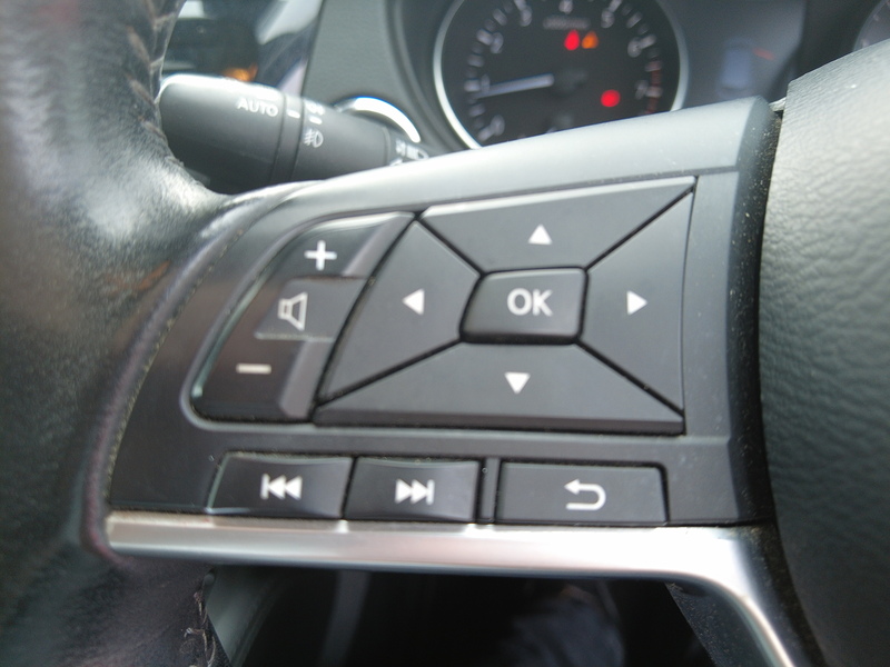Nissan Qashqai DIG-T Tekna - U93807