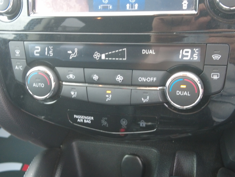 Nissan Qashqai DIG-T Tekna - U93807