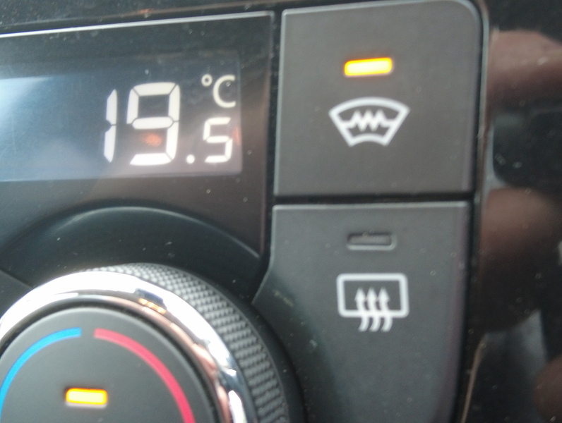 Nissan Qashqai DIG-T Tekna - U93807