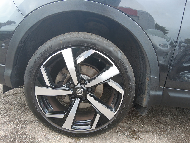 Nissan Qashqai DIG-T Tekna - U93807