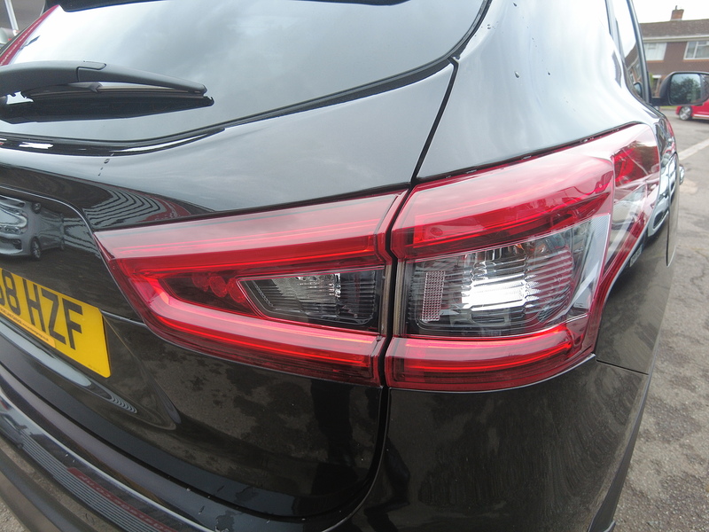 Nissan Qashqai DIG-T Tekna - U93807