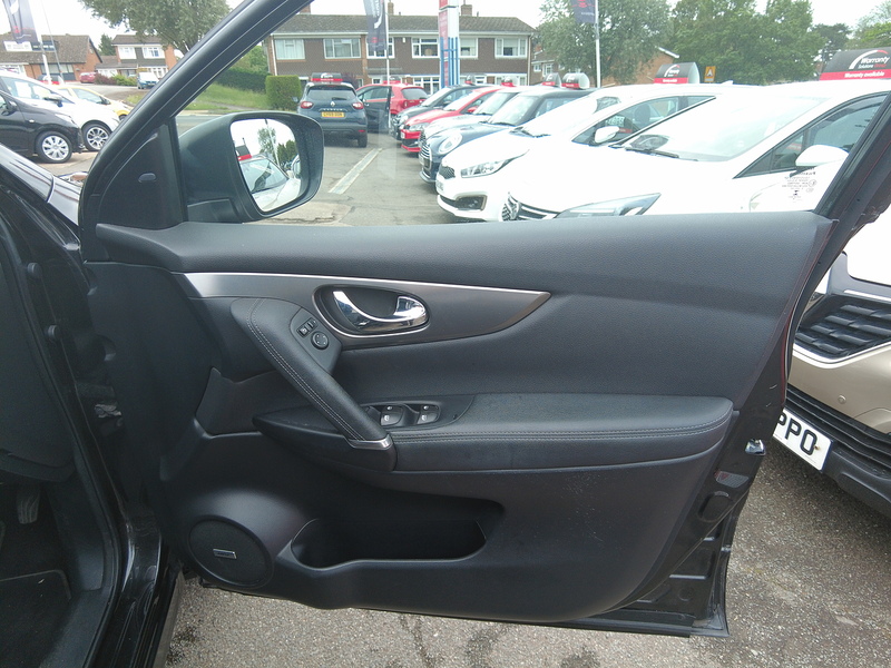 Nissan Qashqai DIG-T Tekna - U93807