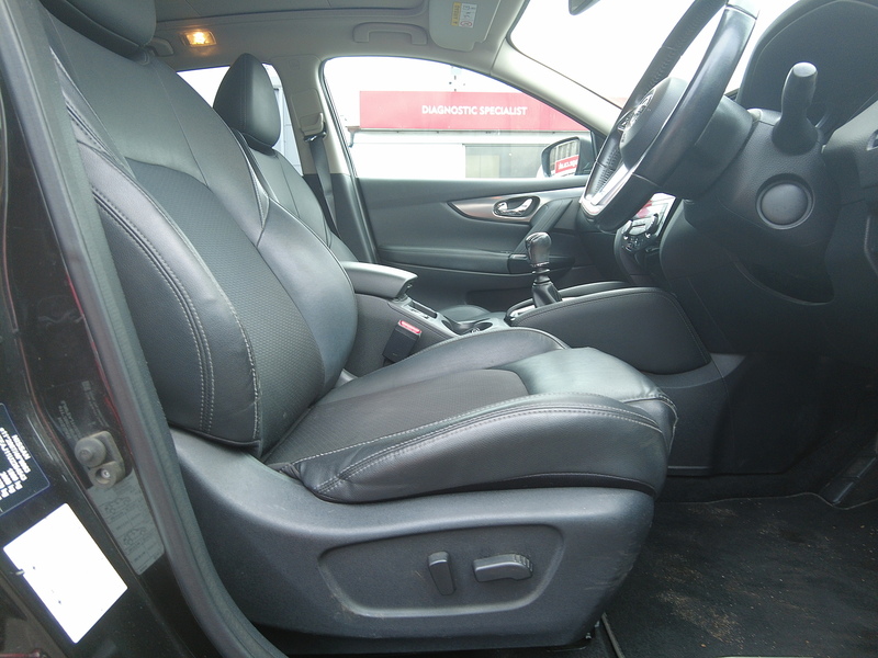 Nissan Qashqai DIG-T Tekna - U93807