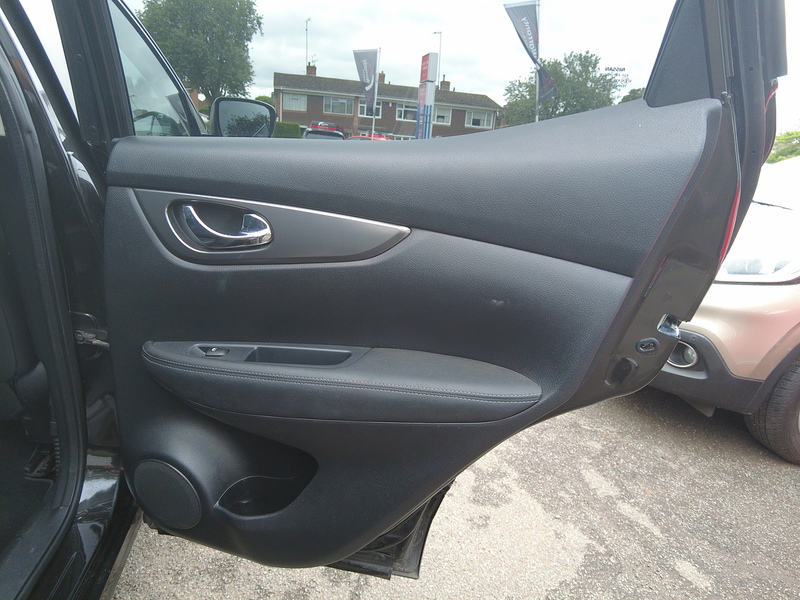 Nissan Qashqai DIG-T Tekna - U93807