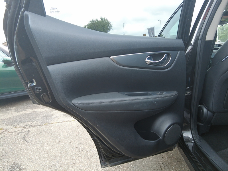 Nissan Qashqai DIG-T Tekna - U93807