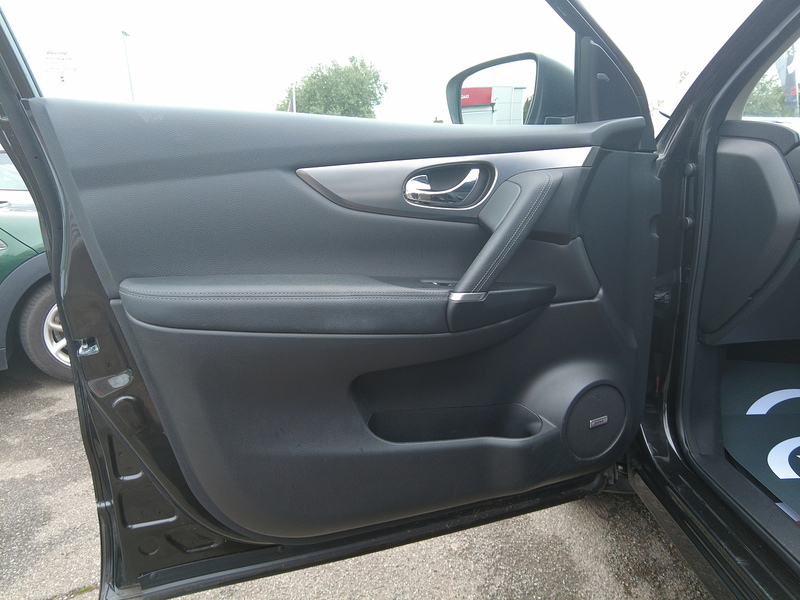 Nissan Qashqai DIG-T Tekna - U93807