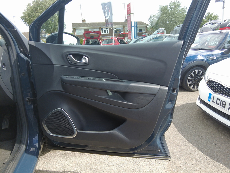 Renault Captur TCe ENERGY Iconic - U93808