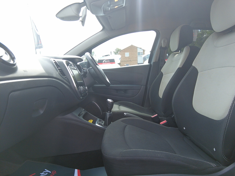 Renault Captur TCe ENERGY Iconic - U93808