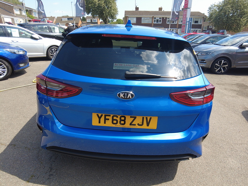 Kia Ceed T-GDi Blue Edition - U93810