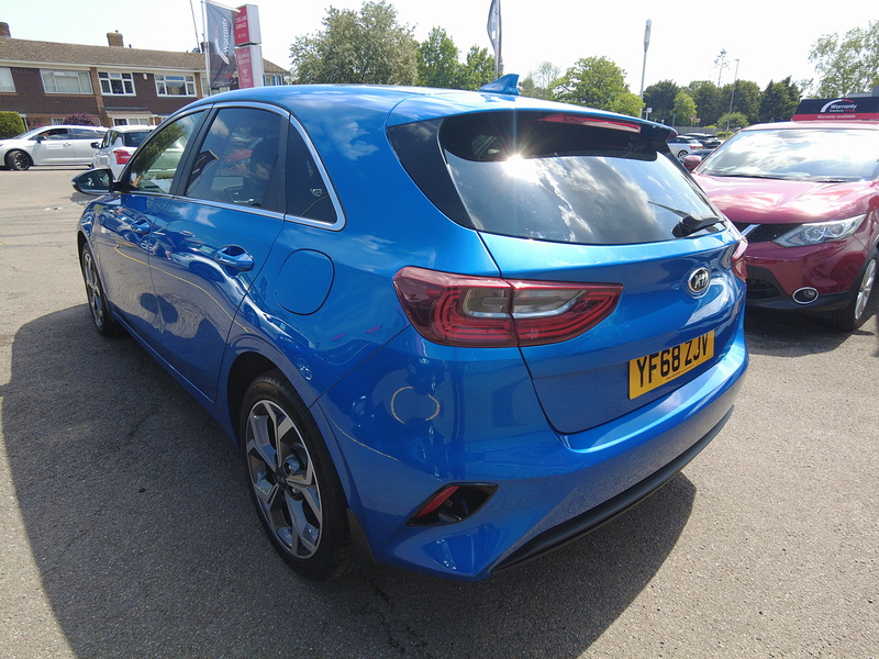 Kia Ceed T-GDi Blue Edition - U93810