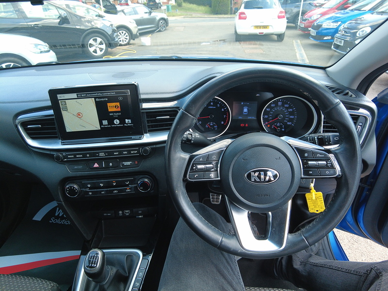 Kia Ceed T-GDi Blue Edition - U93810