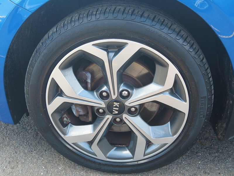 Kia Ceed T-GDi Blue Edition - U93810