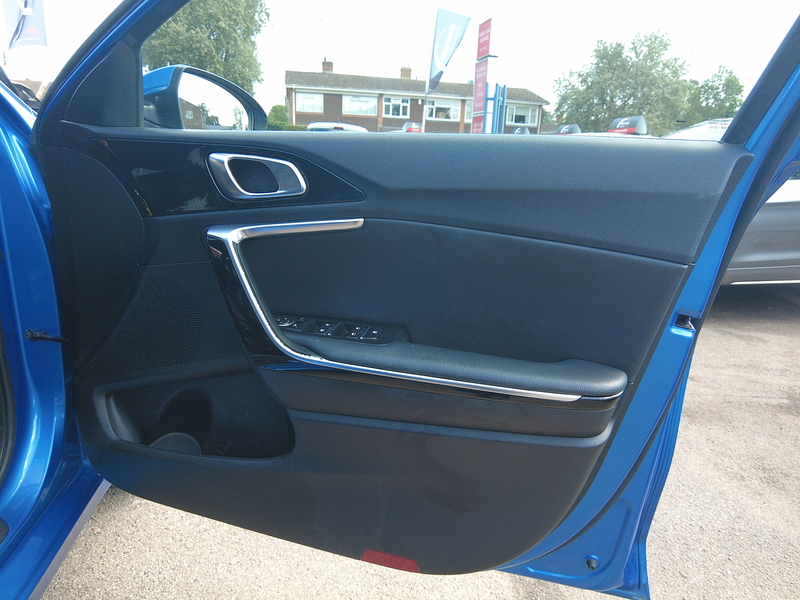 Kia Ceed T-GDi Blue Edition - U93810