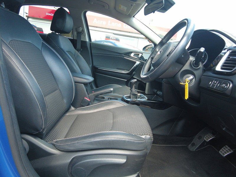 Kia Ceed T-GDi Blue Edition - U93810