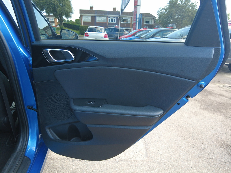 Kia Ceed T-GDi Blue Edition - U93810