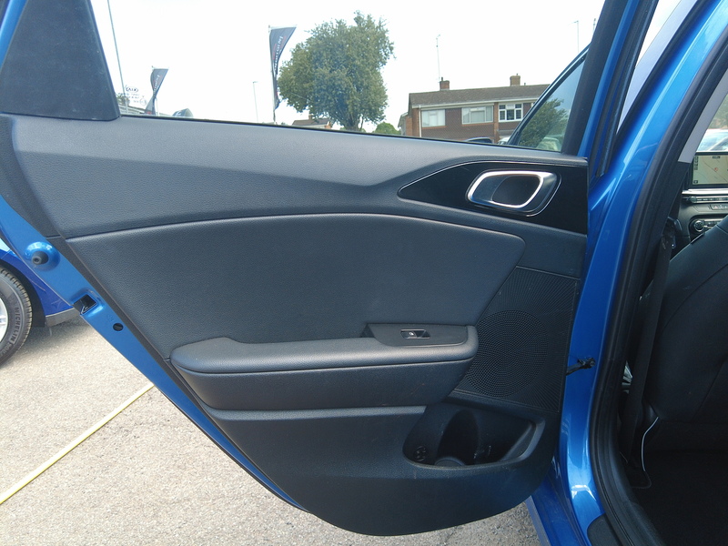 Kia Ceed T-GDi Blue Edition - U93810
