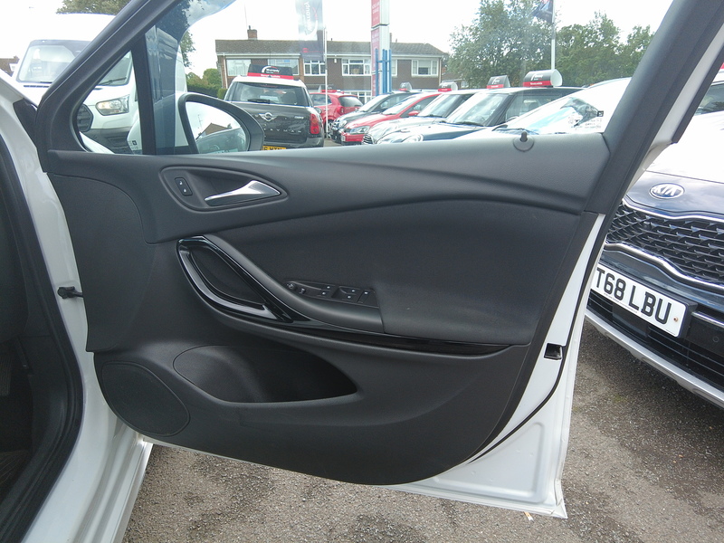 Vauxhall Astra i Turbo SRi VX Line - U93819