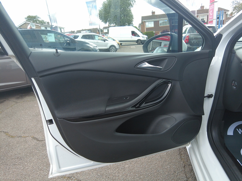 Vauxhall Astra i Turbo SRi VX Line - U93819