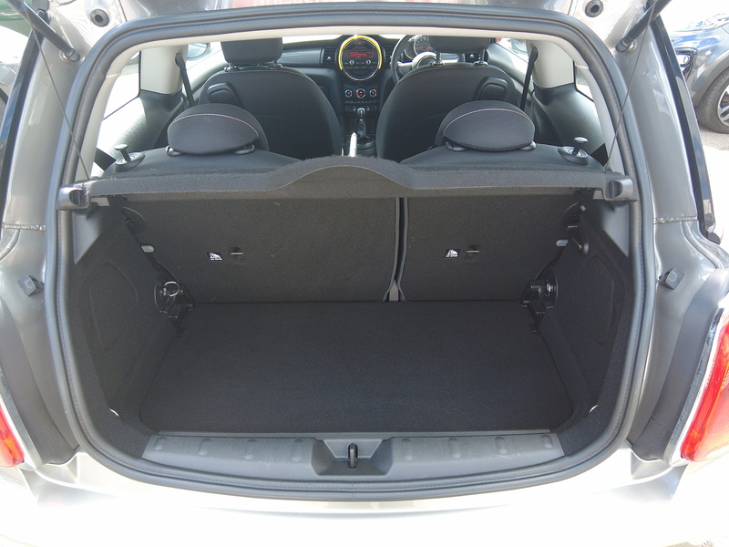MINI Hatch Cooper - U93820