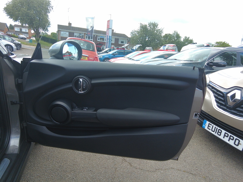 MINI Hatch Cooper - U93820