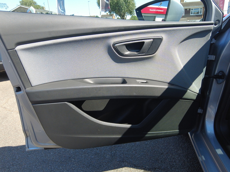 SEAT Leon TSI SE Technology - U93859