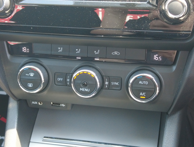 Skoda Octavia TSI SE - U93871