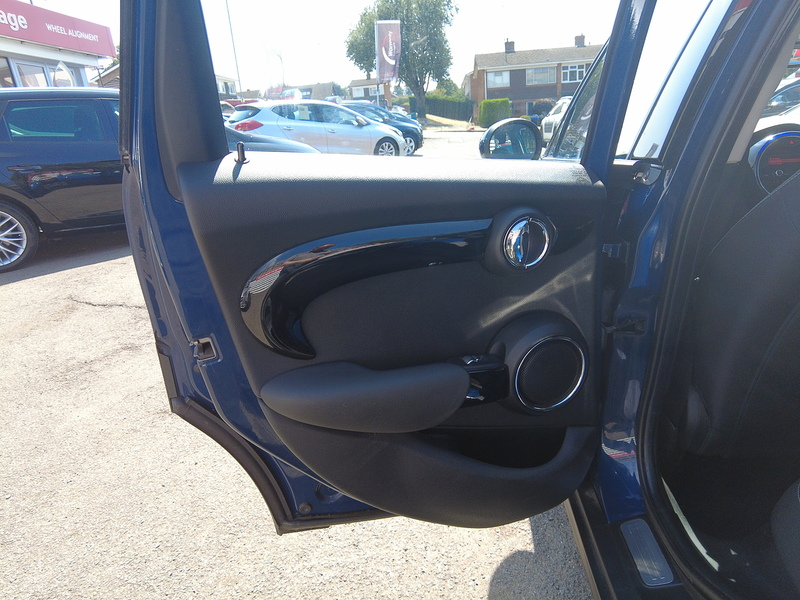MINI Hatch One - U93875