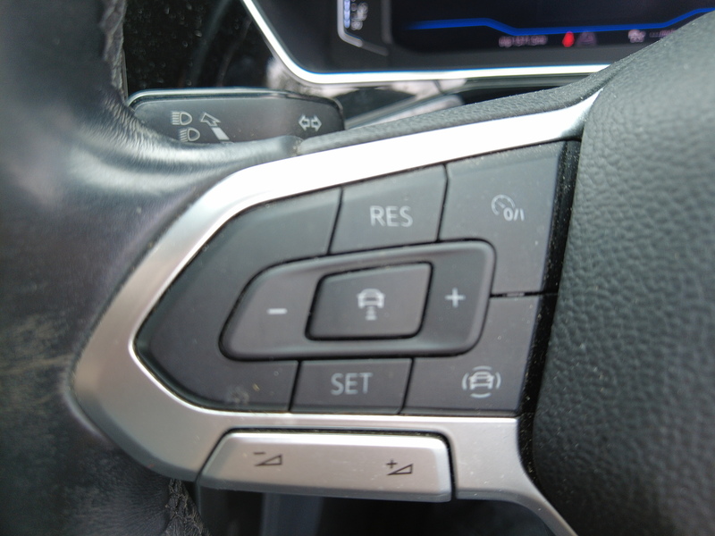 Volkswagen T-Cross TSI SEL - U93878
