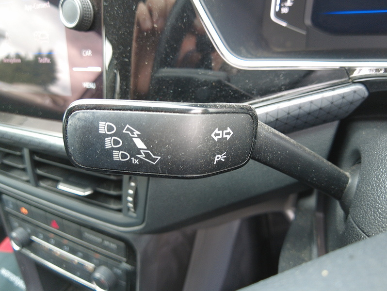 Volkswagen T-Cross TSI SEL - U93878