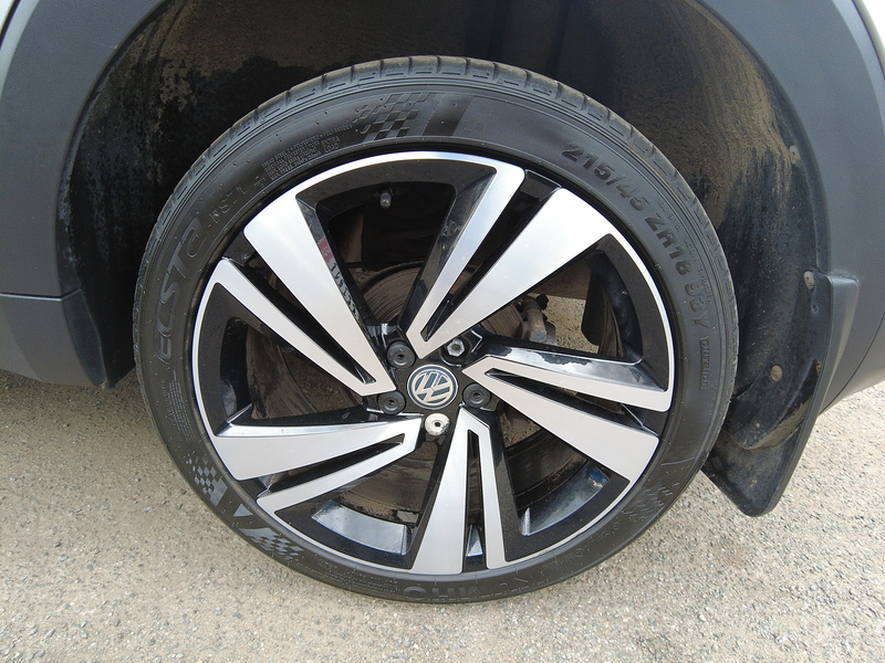 Volkswagen T-Cross TSI SEL - U93878