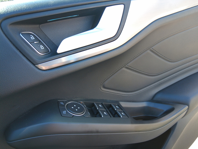 Ford Focus T EcoBoost Titanium - U93880