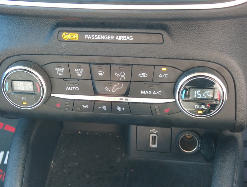 Ford Focus T EcoBoost Titanium - U93880