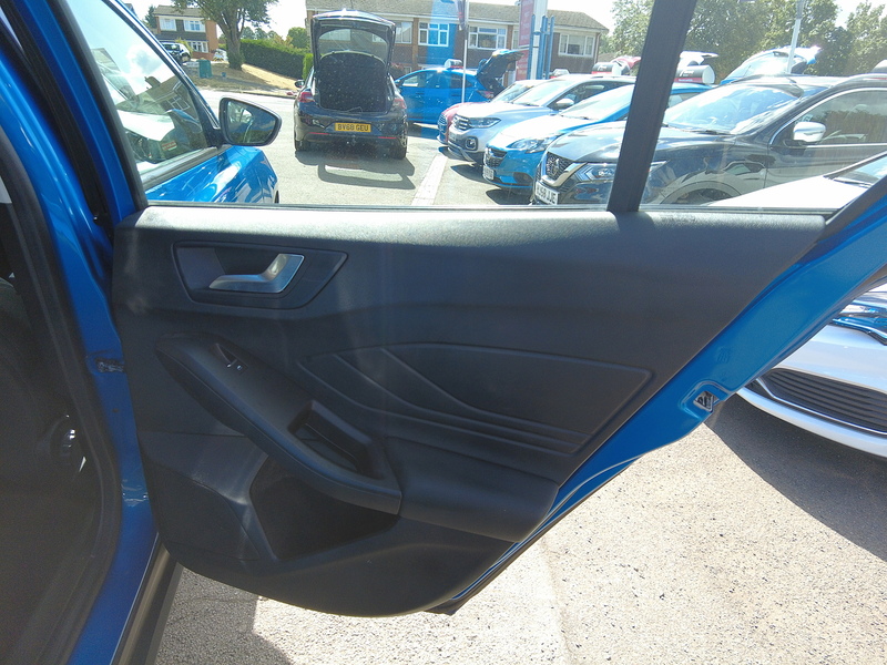 Ford Focus T EcoBoost Titanium - U93880