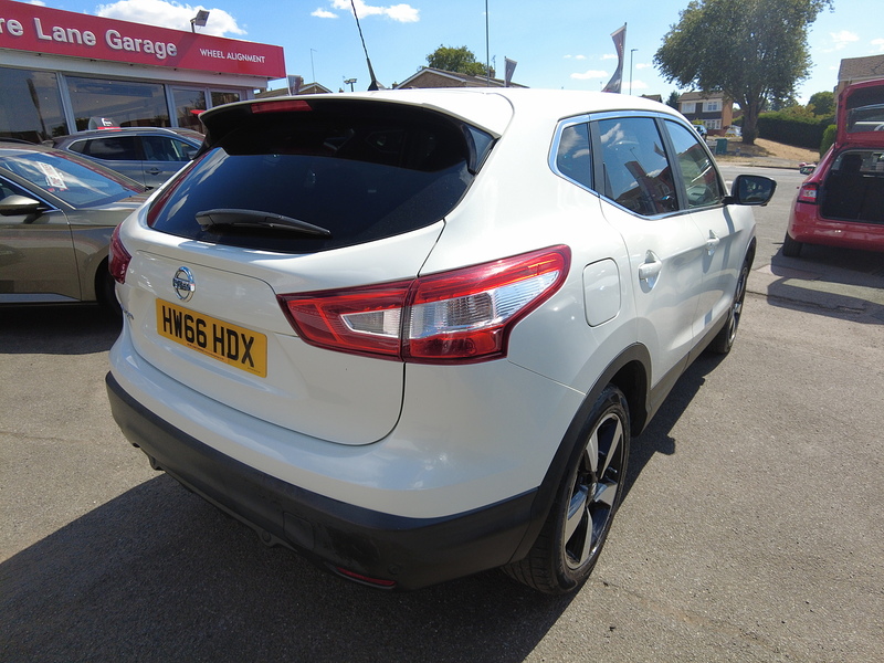 Nissan Qashqai DIG-T N-Connecta - U93882