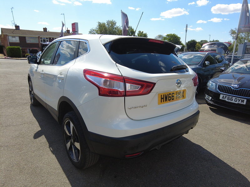 Nissan Qashqai DIG-T N-Connecta - U93882