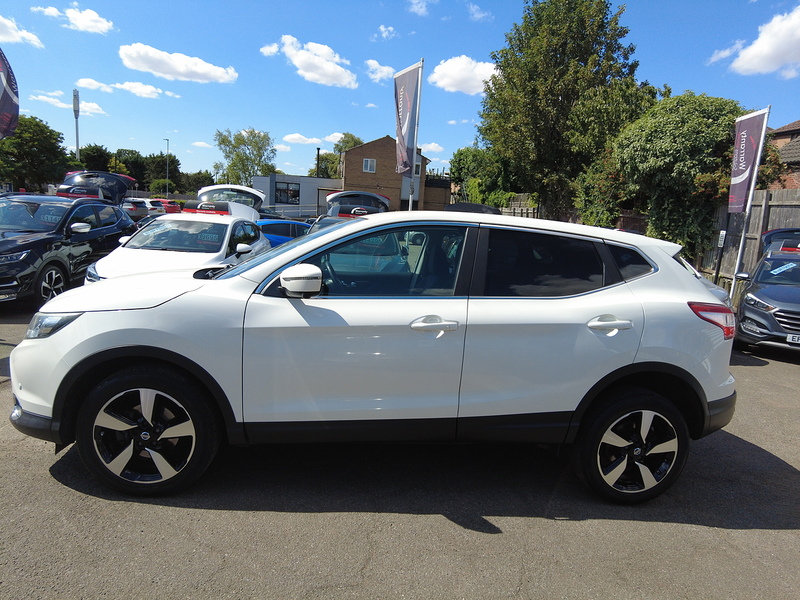 Nissan Qashqai DIG-T N-Connecta - U93882