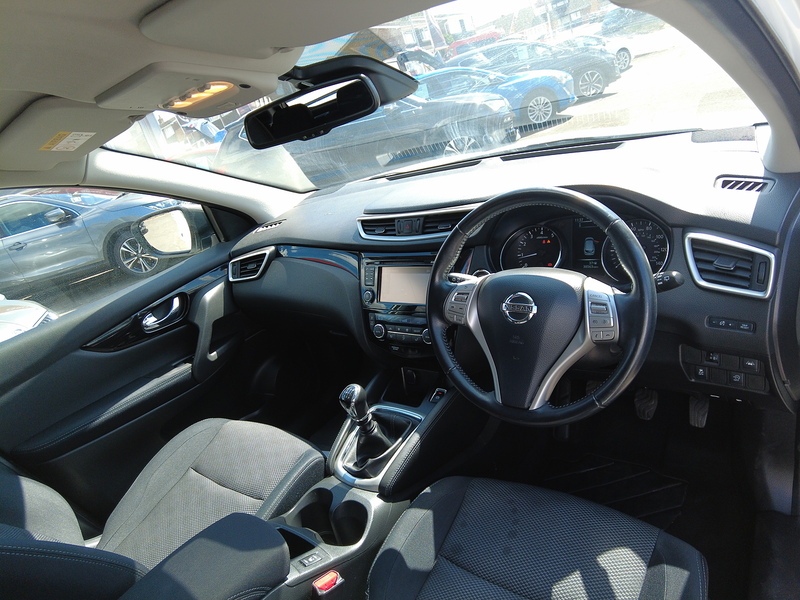 Nissan Qashqai DIG-T N-Connecta - U93882