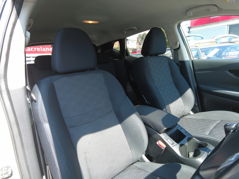 Nissan Qashqai DIG-T N-Connecta - U93882