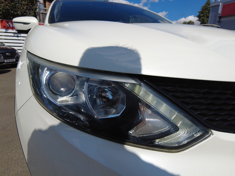 Nissan Qashqai DIG-T N-Connecta - U93882